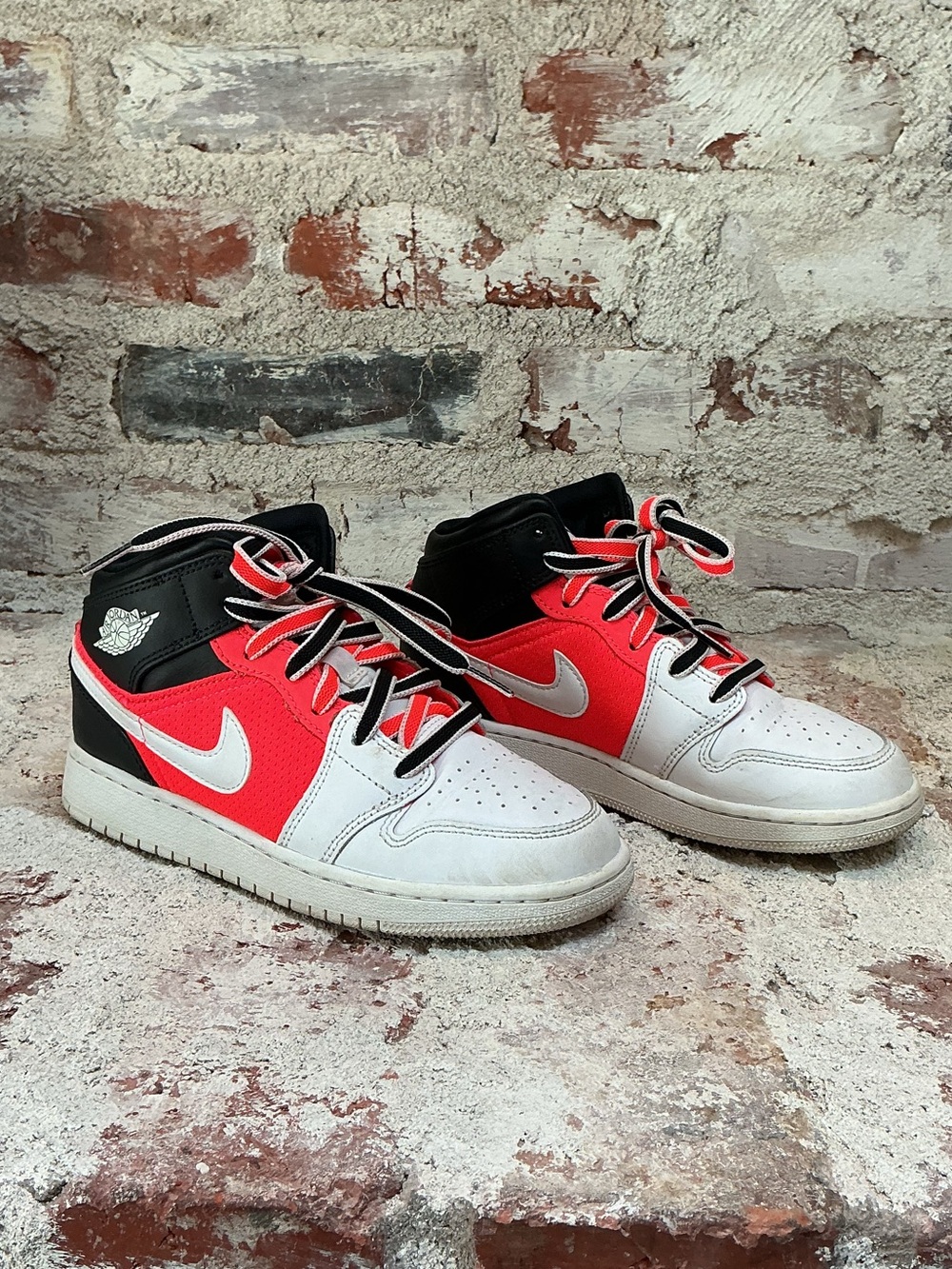 Nike Kids Mid-Top Sneakers in Red, White & Black